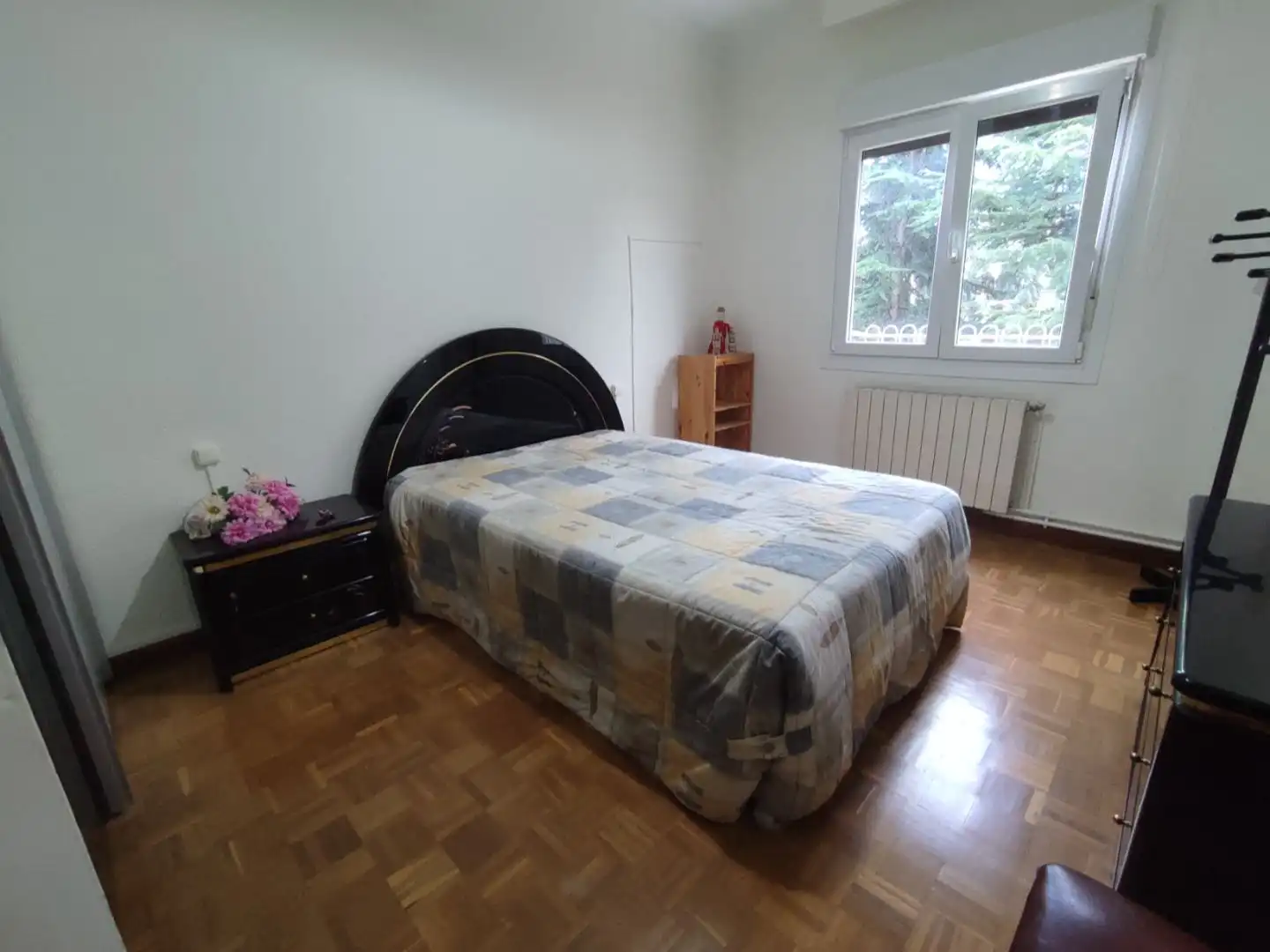 Habitación de Piso de alquiler en  Pamplona / Iruña con Calefacción, Parquet y Trastero