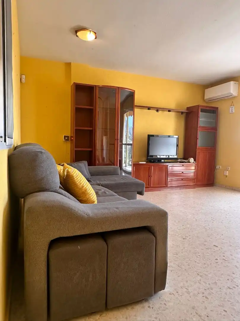 Casa adosada en venta en Calle Castilla, 54, Lo Cea Sala de estar de Casa adosada en venta en Rincón de la Victoria con Aire acondicionado, Terraza y Balcón