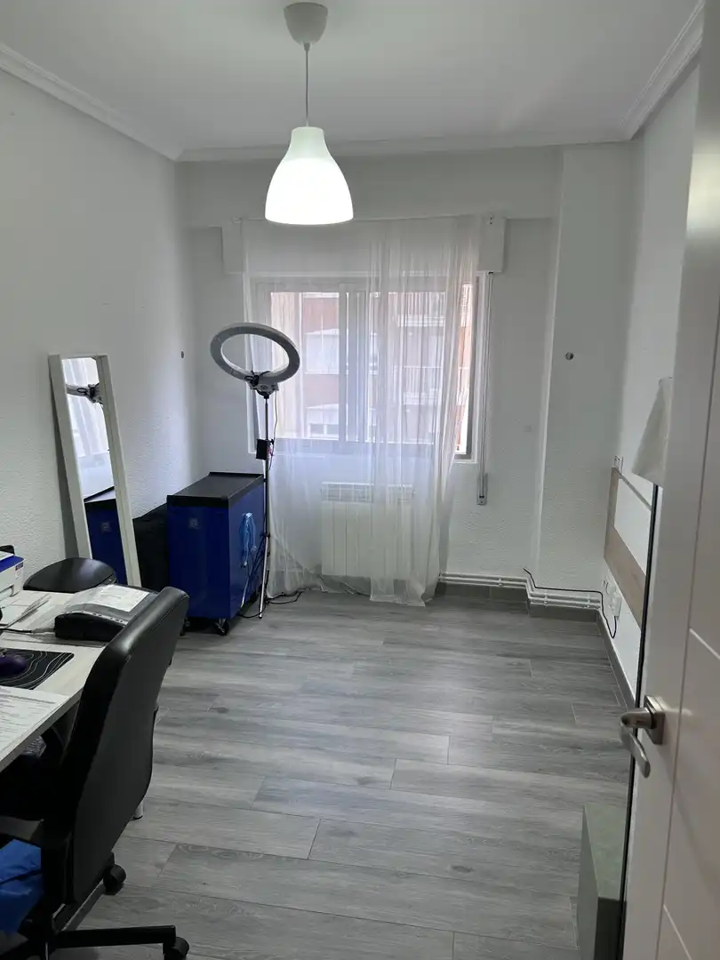 Schlafzimmer von Wohnung zum Verkauf in Salamanca Capital mit Balkon