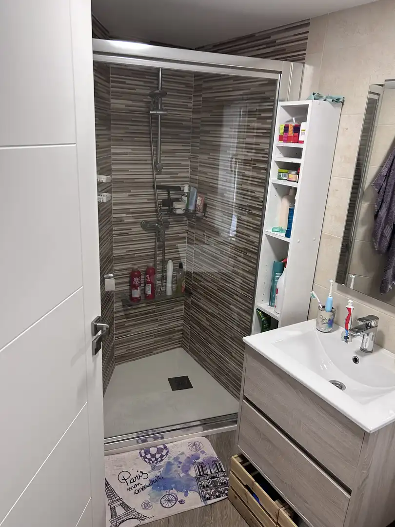 Badezimmer von Wohnung zum Verkauf in Salamanca Capital mit Balkon