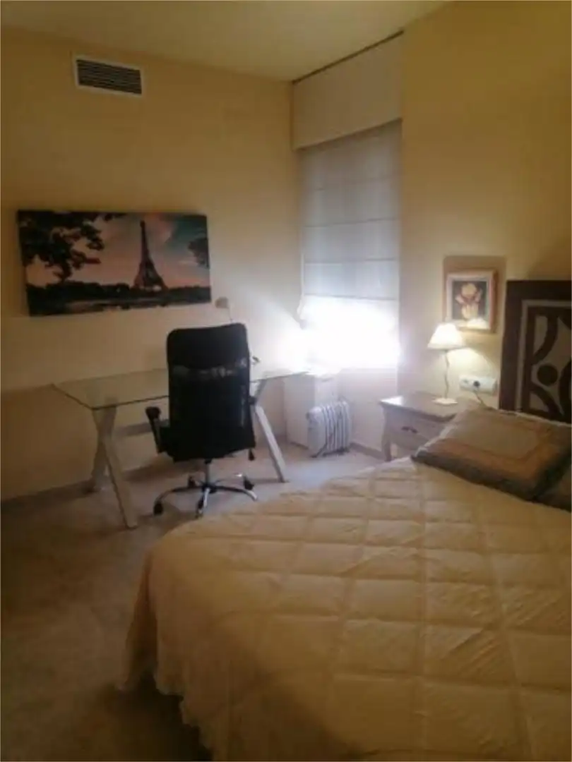 Wohnungen zur Miete in Ciudad Jardín - Zoco Schlafzimmer von Wohnungen zur Miete in Córdoba mit Heizung und Möbliert