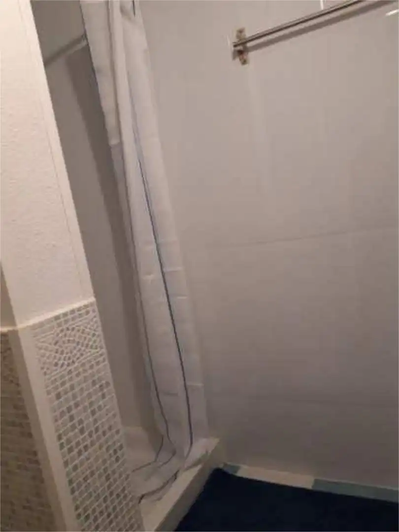 Apartamento de alquiler en Nueva España Baño de Apartamento de alquiler en Madrid con Jardín privado