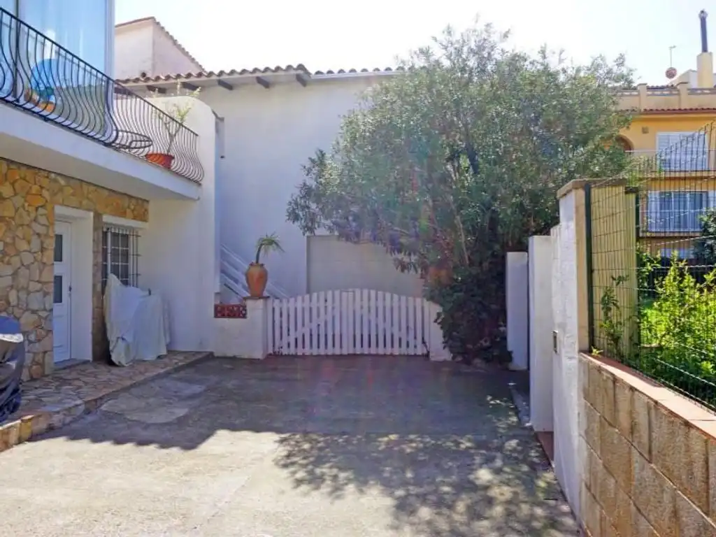 Finca rústica de lloguer a Passatge Tramuntana, 9, Eixample Residencial Finca rústica de lloguer a Passatge Tramuntana, 9, Eixample Residencial