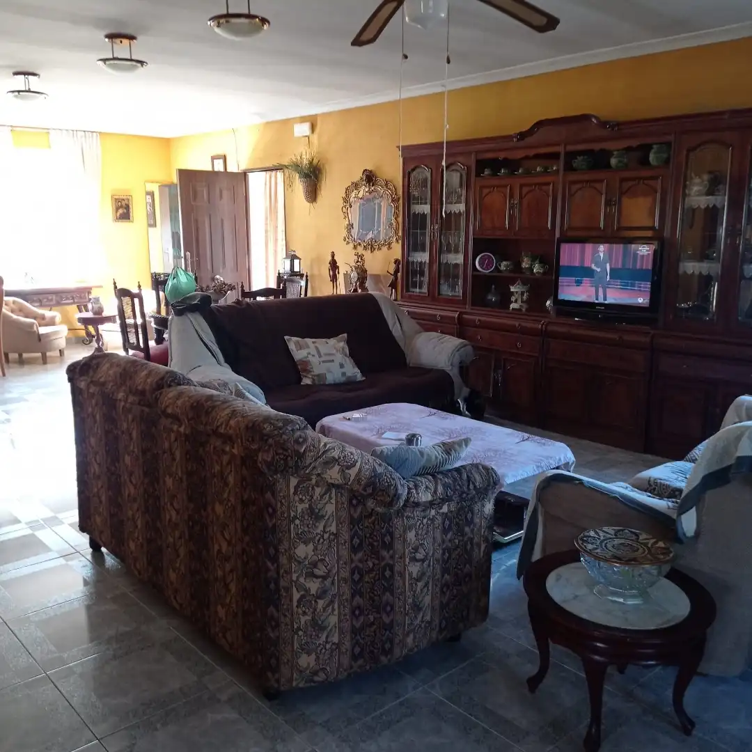 Piso en venta en Calle Castillo Manzanares el Real, 72, Escalona Sala de estar de Piso en venta en Escalona con Jardín privado y Trastero