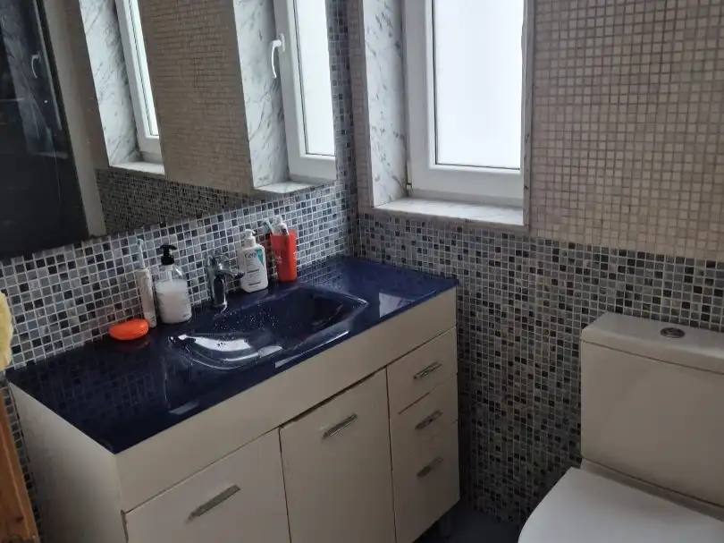 Badezimmer von Wohnung zum Verkauf in Lugo Capital mit Balkon