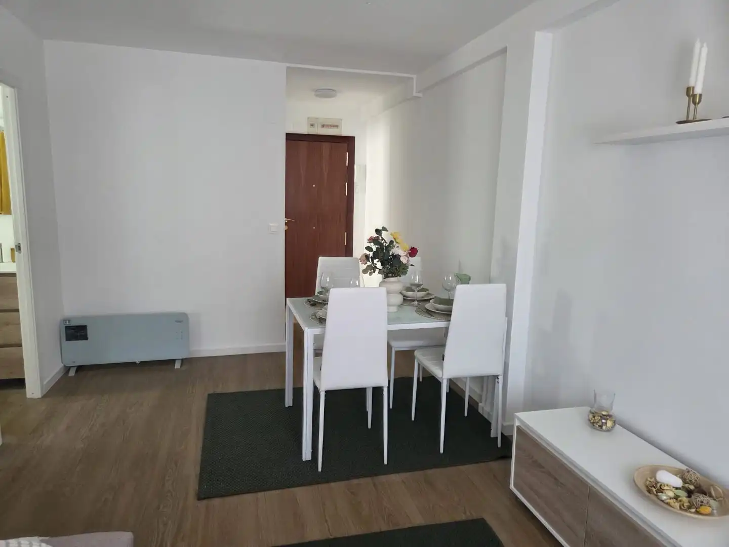 Comedor de Piso de alquiler en Medina de Pomar con Calefacción, Parquet y Amueblado