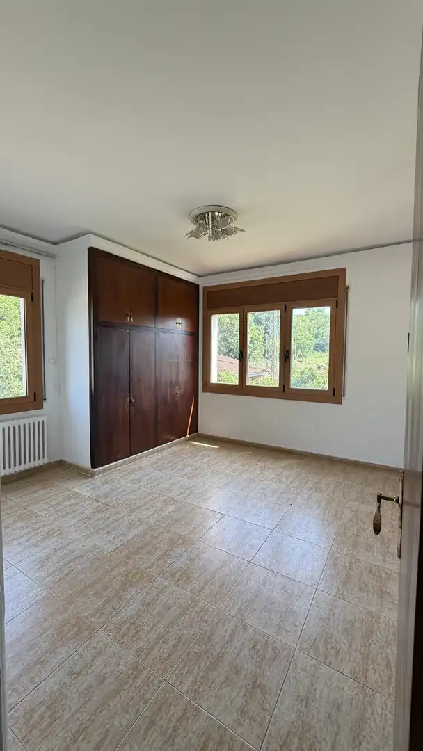 Casa o chalet en venta en Passeig de Sant Joan Bosco, 10, Pont Major - Pedret - Campdorà Habitación de Casa o chalet en venta en Girona Capital con Terraza y Balcón