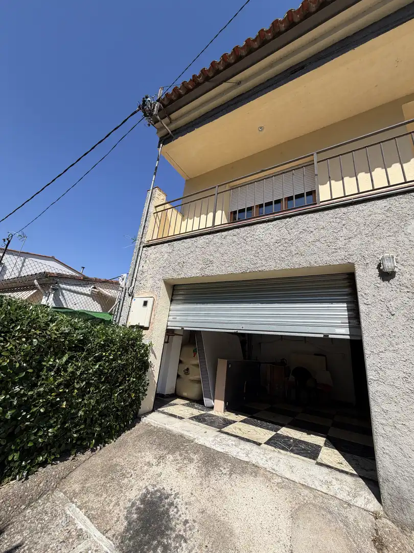 Casa o chalet en venta en Passeig de Sant Joan Bosco, 10, Pont Major - Pedret - Campdorà Vista exterior de Casa o chalet en venta en Girona Capital con Terraza y Balcón