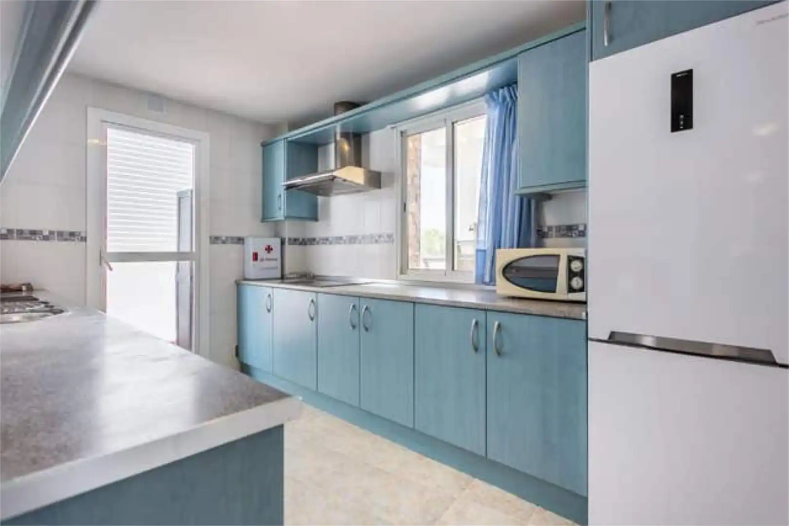 Dachboden zur Miete in Gelves Küche von Dachboden zur Miete in Gelves mit Heizung, Terrasse und Abstellraum
