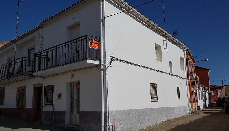 Casa adosada en venta en Calle Constitución, 26, Aldeacentenera, Cáceres - imagen 1 Foto 1 de Casa adosada en venta en Calle Constitución, 26, Aldeacentenera, Cáceres