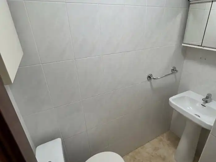 Wohnung zum Verkauf in Calle Ricardo Marcos, 13, Santa Marta de Tormes Badezimmer von Wohnung zum Verkauf in Santa Marta de Tormes mit Terrasse und Balkon