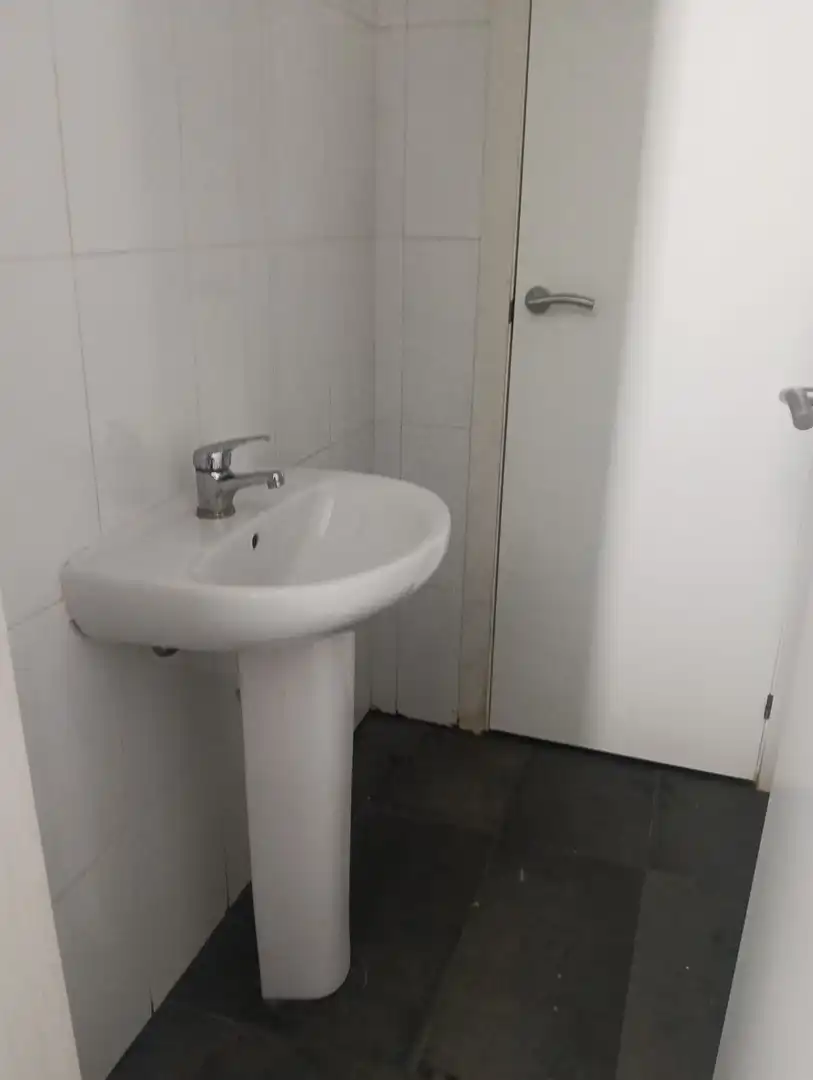 Local en venta en Plaza Francisco Vera, 3, Valdepasillas - La Paz - Huerta Rosales Baño de Local en venta en Badajoz con Aire acondicionado