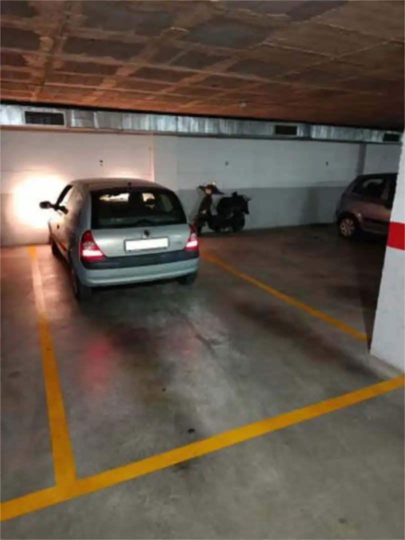 Garage for rent in Barrio de Ciudad Jardín Parking of Garage for rent in Málaga