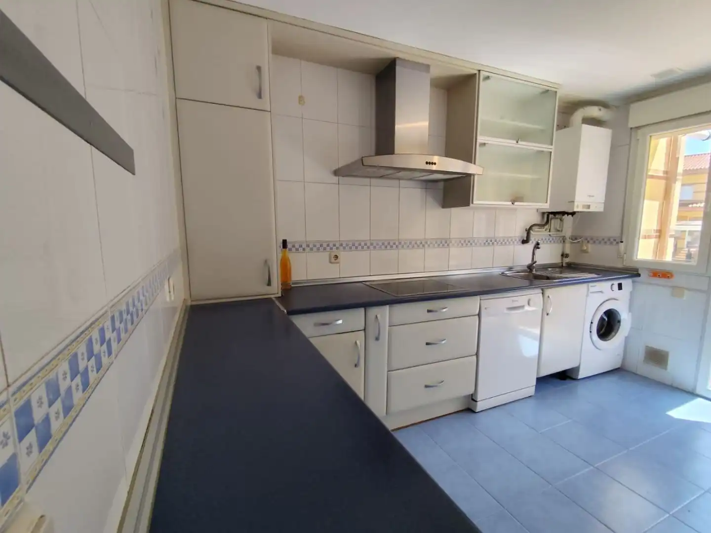 Casa o chalet en venta en Calle del Historiador Antonio Cabezón, 16, Universidad Cocina de Casa o chalet en venta en Ávila con Calefacción, Jardín privado y Parquet