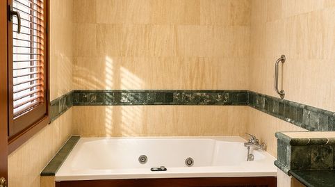 Flat for sale in Urbanizacion Jardines del Duque, 27a, Playa del Duque, Adeje - image 4 Photo 4 of Flat for sale in Urbanizacion Jardines del Duque, 27a, Playa del Duque, Adeje