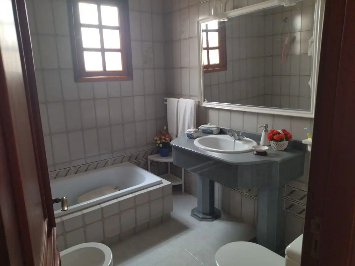 Piso en venta en Calle el Sol, 16, Agüimes - Temisas Baño de Piso en venta en Agüimes con Terraza, Amueblado y Balcón