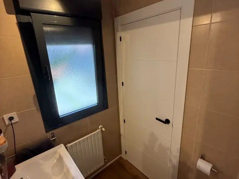 Casa o chalet en venta en Calle el Jabato, 105, Centro Baño de Casa o chalet en venta en Rivas-Vaciamadrid con Aire acondicionado, Calefacción y Jardín privado