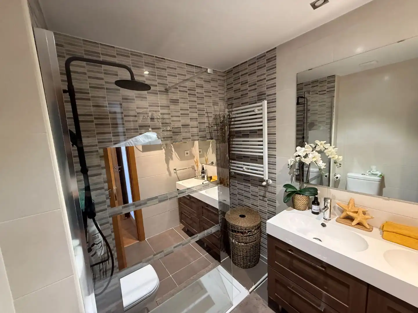 Casa o chalet en venta en Calle el Jabato, 105, Centro Baño de Casa o chalet en venta en Rivas-Vaciamadrid con Aire acondicionado, Calefacción y Jardín privado