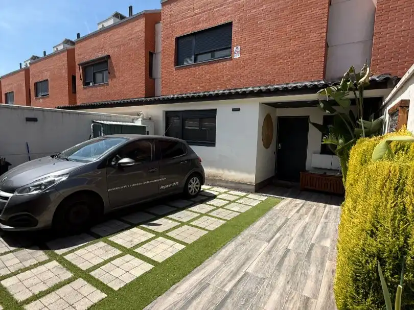 Casa o chalet en venta en Calle el Jabato, 105, Centro Parking de Casa o chalet en venta en Rivas-Vaciamadrid con Aire acondicionado, Calefacción y Jardín privado