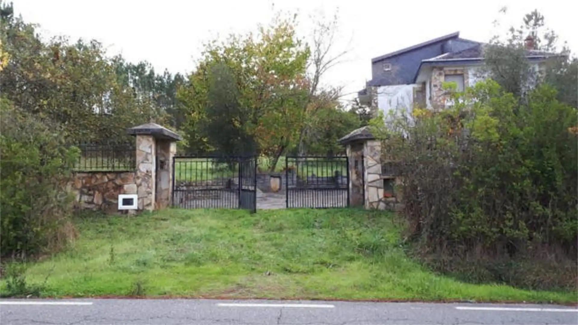 Casa adosada en venda en A Pobra do Brollón  amb Calefacció, Jardí privat i Terrassa