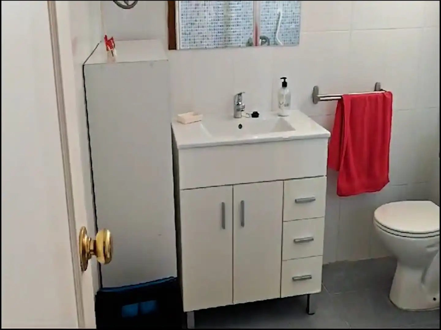 Flat for sale in Calle de la Tórtola, Crevillet Bathroom of Flat for sale in El Puerto de Santa María with Air Conditioner, Furnished and Oven