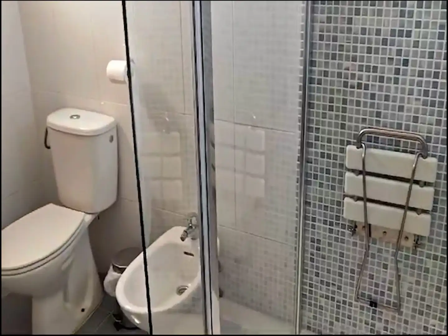 Flat for sale in Calle de la Tórtola, Crevillet Bathroom of Flat for sale in El Puerto de Santa María with Air Conditioner, Furnished and Oven