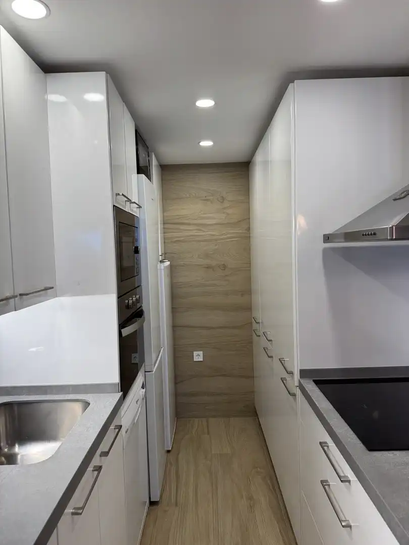 Piso de alquiler en Urbanizacion Doña Julia, 8, Doña Julia Golf Cocina de Piso de alquiler en Casares con Aire acondicionado, Calefacción y Jardín privado