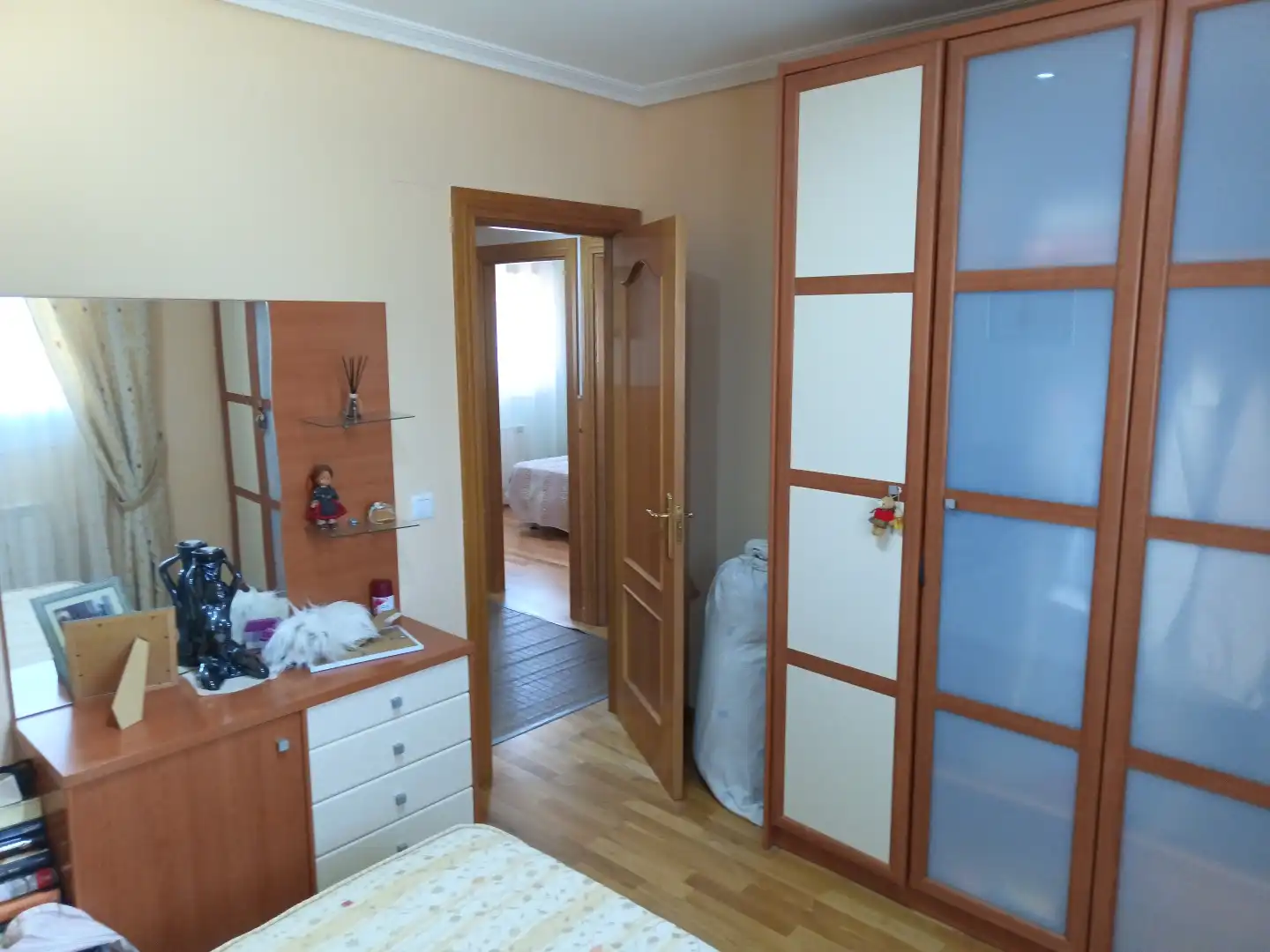 Habitación de Casa adosada en venta en Barásoain con Calefacción, Parquet y Trastero