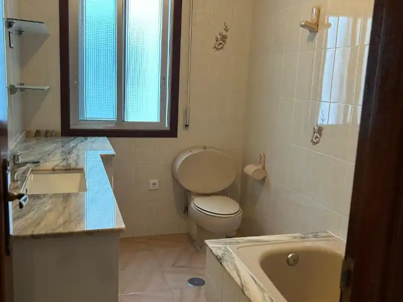 Bathroom of Flat for sale in Melide  with Balcony