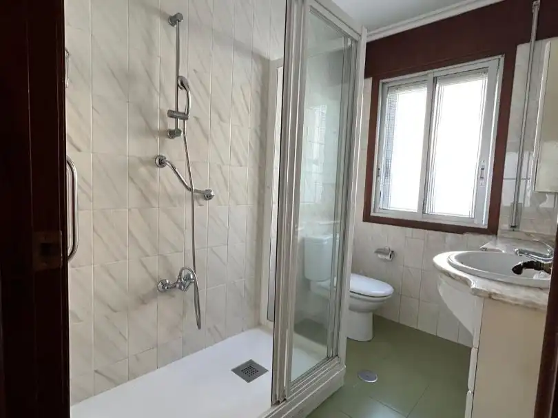 Bathroom of Flat for sale in Melide  with Balcony