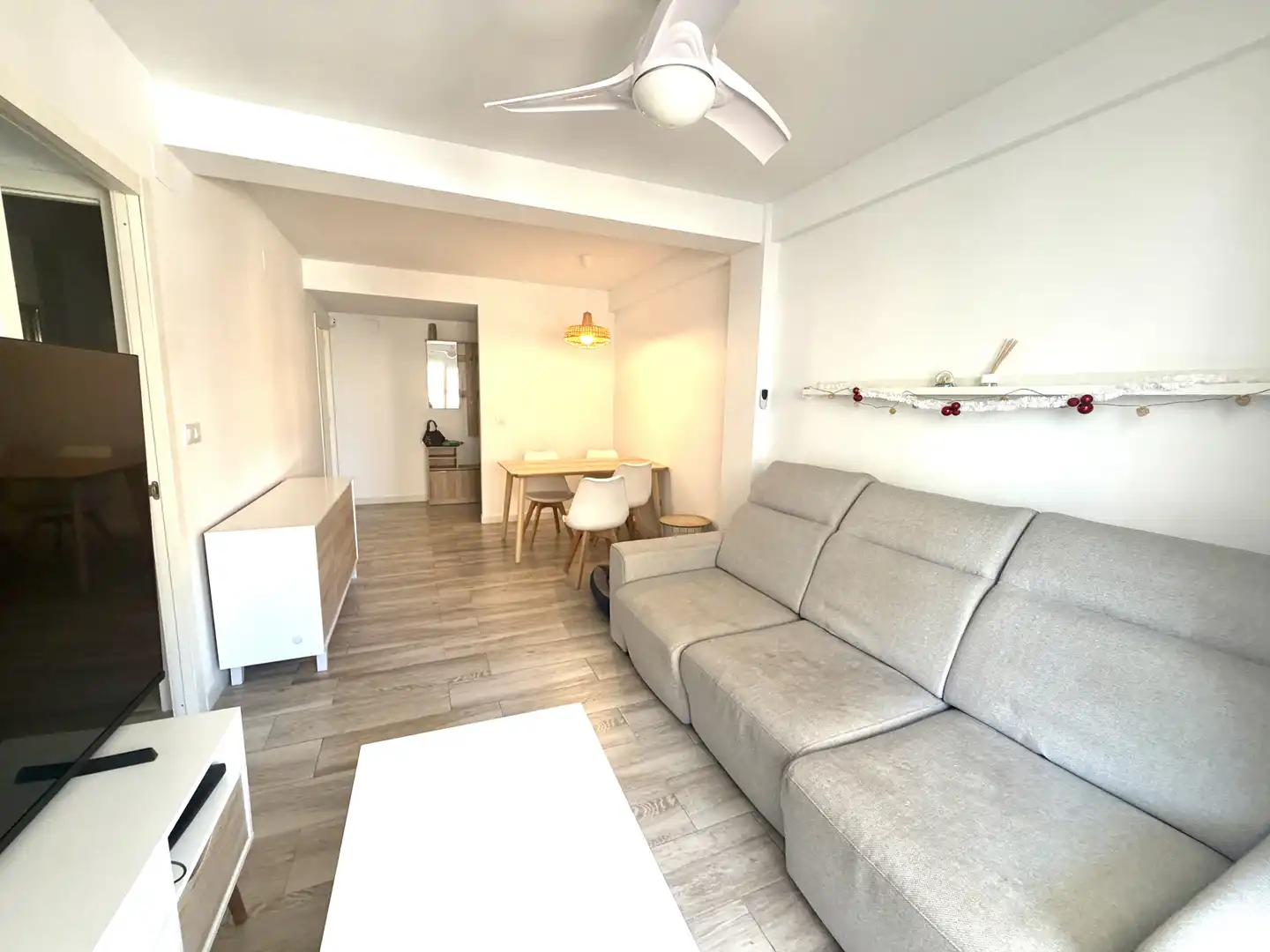 Flat for sale in Calle San Luis, 5, Ayuntamiento - Barrio Alto Living room of Flat for sale in Sanlúcar de Barrameda with Heating, Parquet flooring and Terrace
