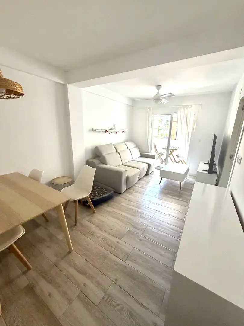 Flat for sale in Calle San Luis, 5, Ayuntamiento - Barrio Alto Living room of Flat for sale in Sanlúcar de Barrameda with Heating, Parquet flooring and Terrace