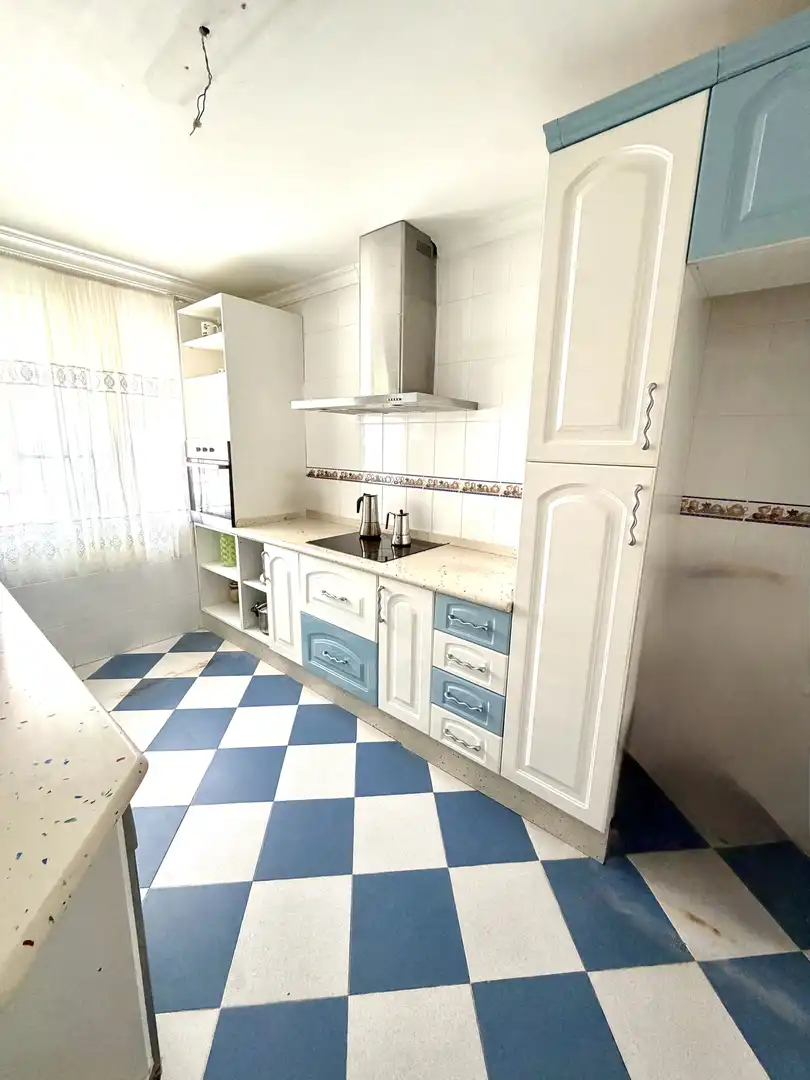 Flat for sale in Avenida de Huelva, Bonanza - Avda de Huelva - Barrio Andalucia Kitchen of Flat for sale in Sanlúcar de Barrameda with Air Conditioner, Furnished and Balcony