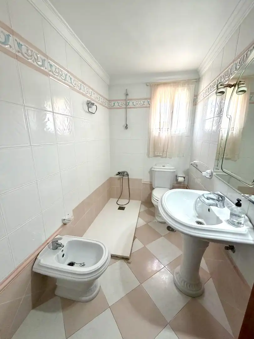 Flat for sale in Avenida de Huelva, Bonanza - Avda de Huelva - Barrio Andalucia Bathroom of Flat for sale in Sanlúcar de Barrameda with Air Conditioner, Furnished and Balcony