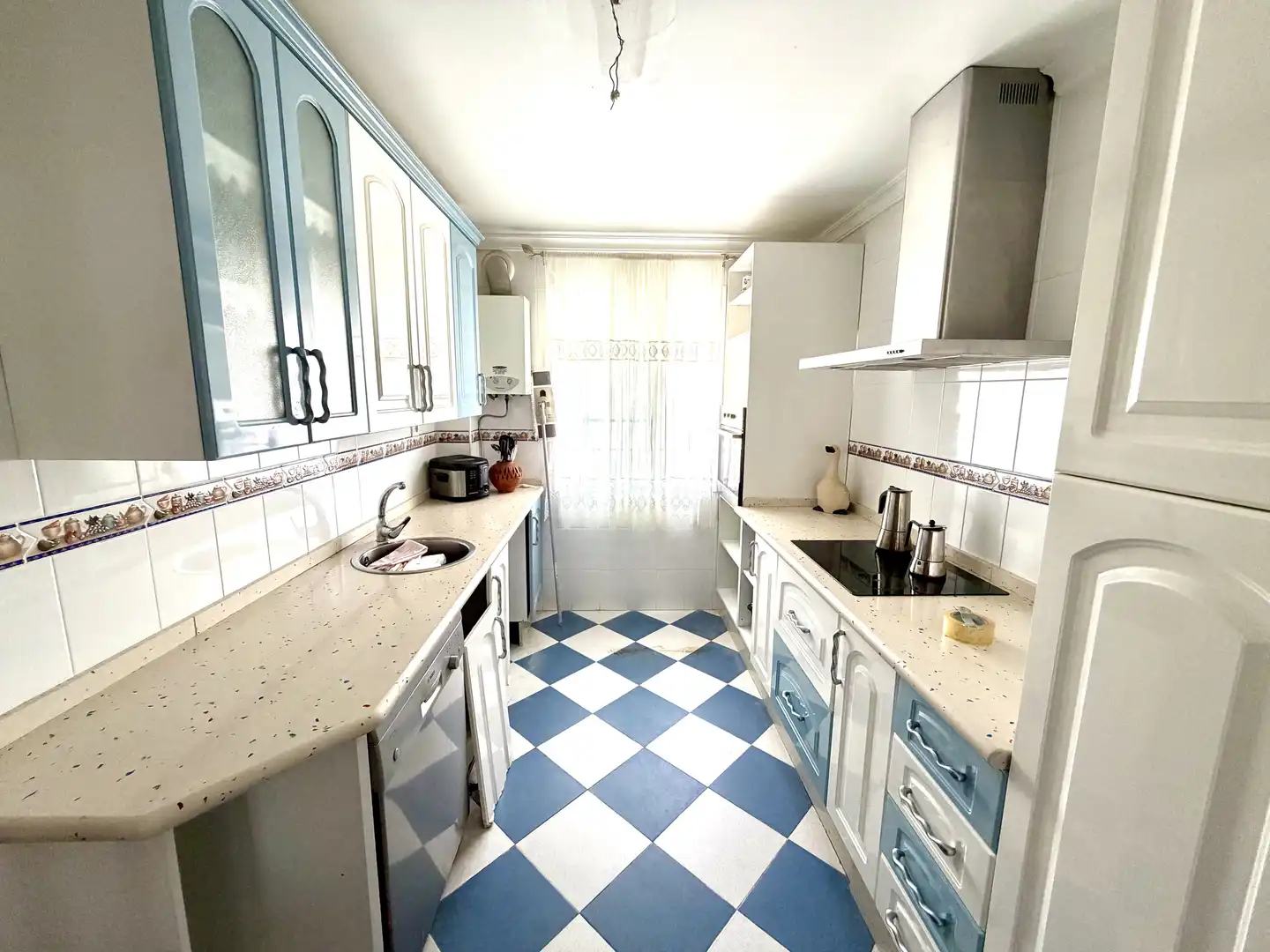 Flat for sale in Avenida de Huelva, Bonanza - Avda de Huelva - Barrio Andalucia Kitchen of Flat for sale in Sanlúcar de Barrameda with Air Conditioner, Furnished and Balcony