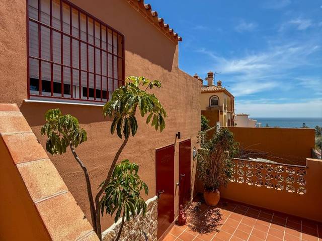Piso en Alquiler en Calle Hermanos Álvarez Quintero, 32 en La Cala del Moral
