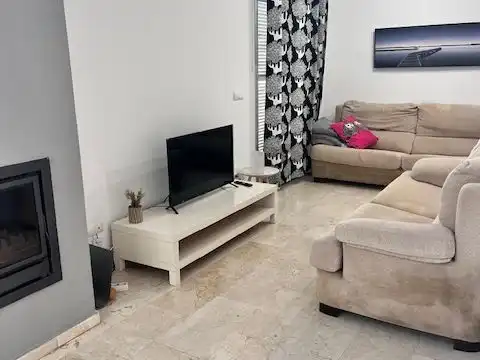 Einfamilien-Reihenhaus zur Miete in Calle Vicente Savall Pascual, 16, Centro Wohnzimmer von Einfamilien-Reihenhaus zur Miete in San Vicente del Raspeig / Sant Vicent del Raspeig mit Privatgarten, Terrasse und Schwimmbad