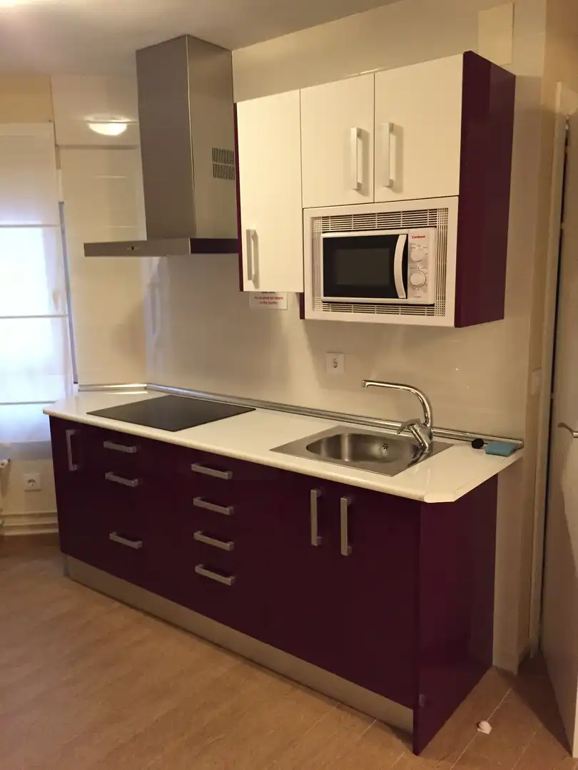 Cuina de Loft de lloguer en Cuenca amb Calefacció i Moblat