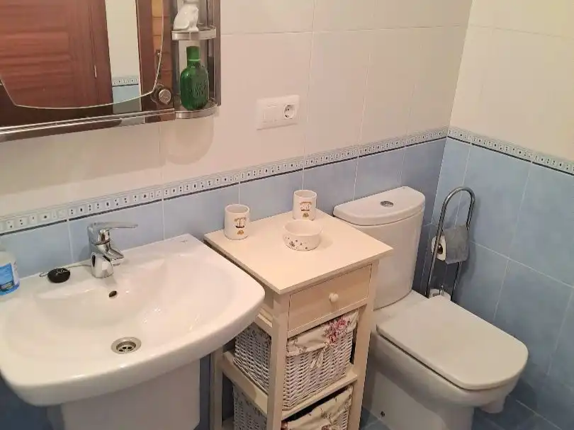 Flat for sale in Rúa Pinisqueira, 40, Aguiño Bathroom of Flat for sale in Ribeira with Heating, Terrace and Storage room