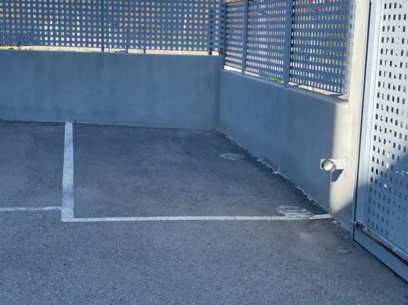 Maisonette zum Verkauf in Les Maravelles Parkplatz von Maisonette zum Verkauf in Palma de Mallorca mit Klimaanlage, Terrasse und Balkon