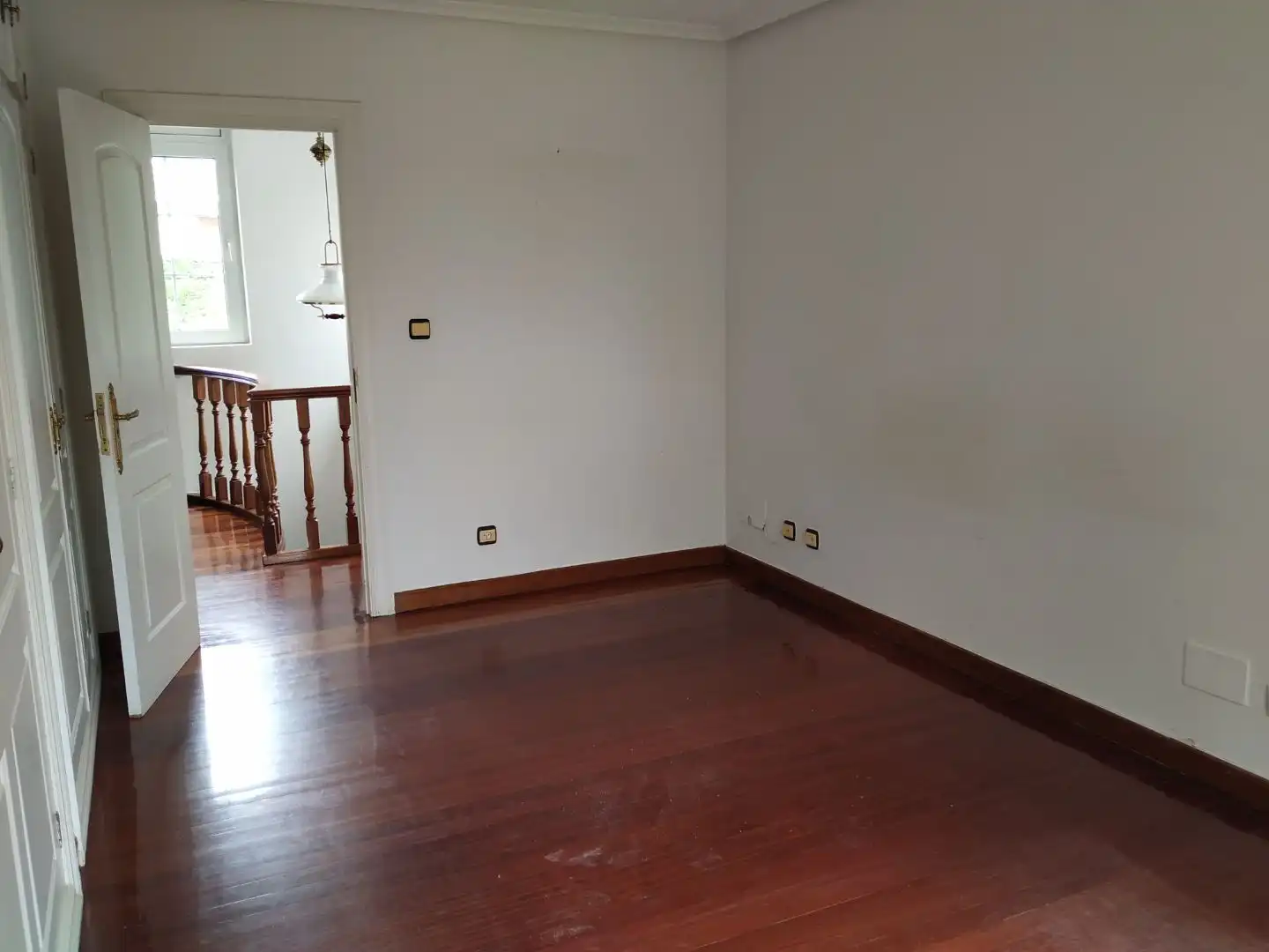 Einfamilien-Reihenhaus zum Verkauf in Arce Einfamilien-Reihenhaus zum Verkauf in Piélagos mit Heizung, Privatgarten und Parkett