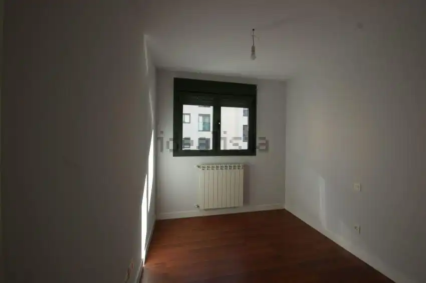 Flat for sale in Calle de Cirauqui, 6, Las Tablas Bedroom of Flat for sale in Madrid with Air Conditioner, Heating and Private garden
