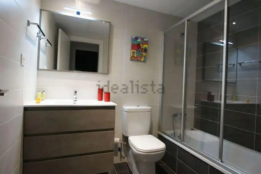 Flat for sale in Calle de Cirauqui, 6, Las Tablas Bathroom of Flat for sale in Madrid with Air Conditioner, Heating and Private garden