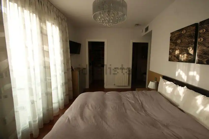 Flat for sale in Calle de Cirauqui, 6, Las Tablas Bedroom of Flat for sale in Madrid with Air Conditioner, Heating and Private garden