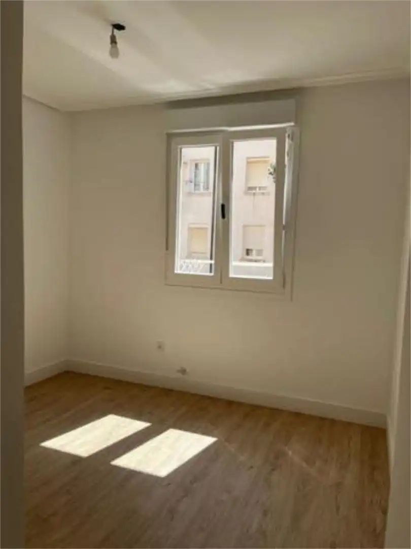 Bedroom of Flat for sale in  Logroño