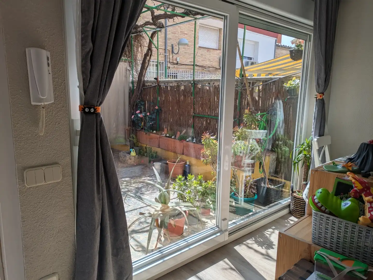 Casa o xalet en venda a Calle de Badalona, 20, Tres Olivos - Valverde Terrassa de Casa o xalet en venda en Madrid amb Aire condicionat, Calefacció i Jardí privat
