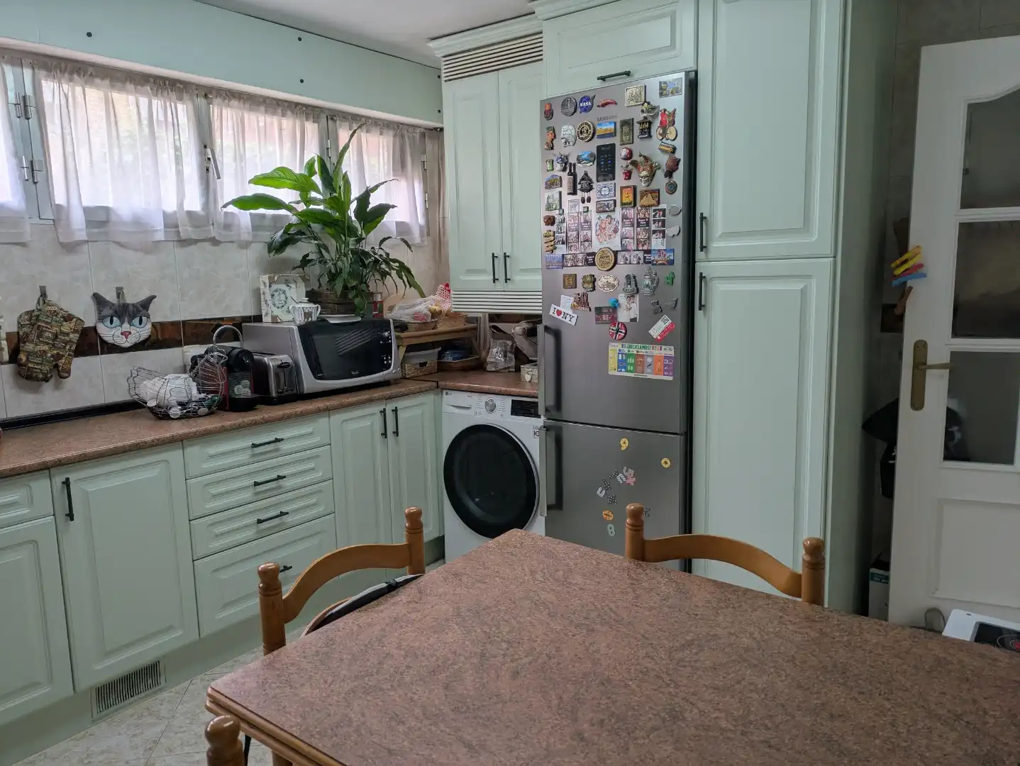 Casa o xalet en venda a Calle de Badalona, 20, Tres Olivos - Valverde Cuina de Casa o xalet en venda en Madrid amb Aire condicionat, Calefacció i Jardí privat