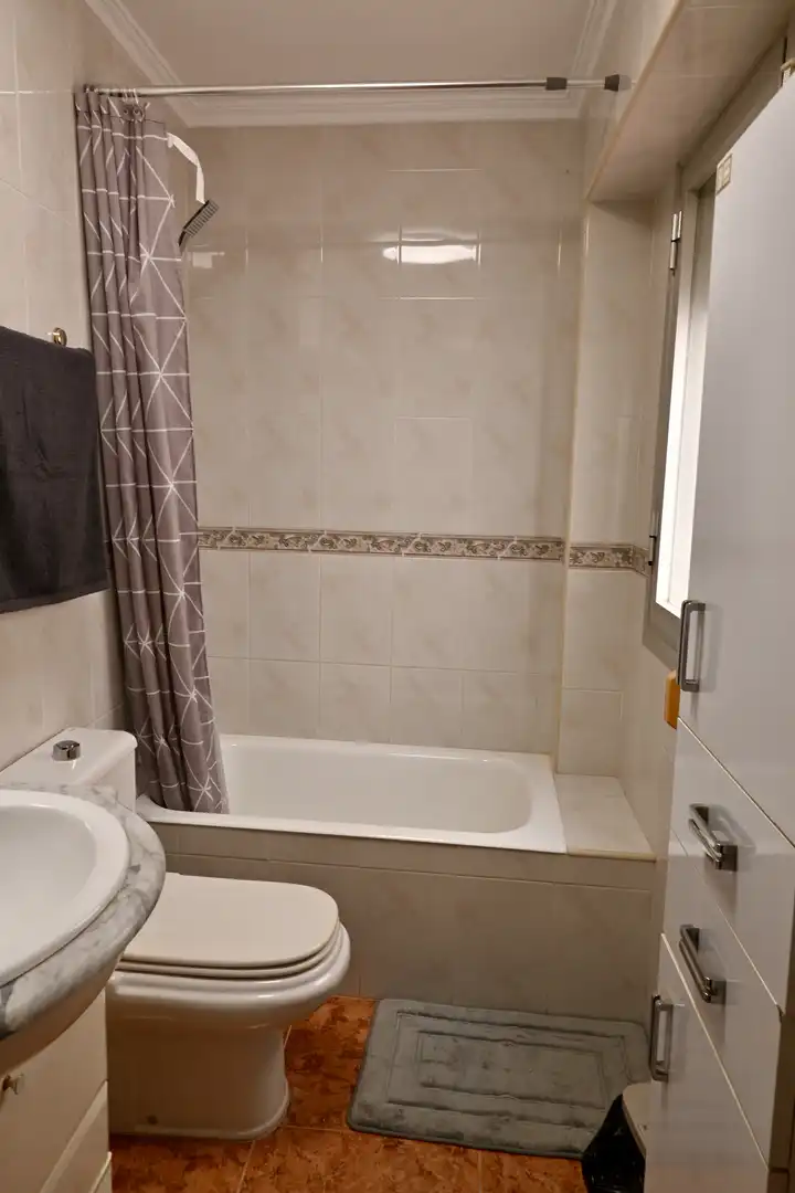 Bathroom of Flat for share in Almería  with Air Conditioner and Furnished