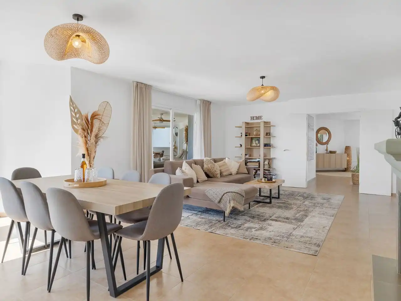 Country homes for sale in Guadalobón Living room of Country homes for sale in Estepona with Air Conditioner, Heating and Private garden