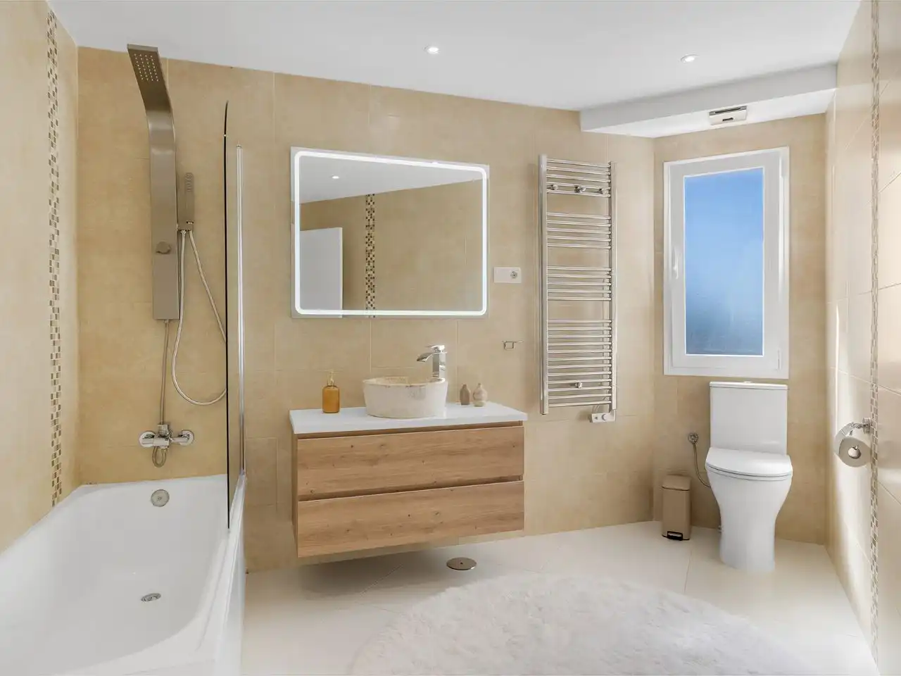 Country homes for sale in Guadalobón Bathroom of Country homes for sale in Estepona with Air Conditioner, Heating and Private garden